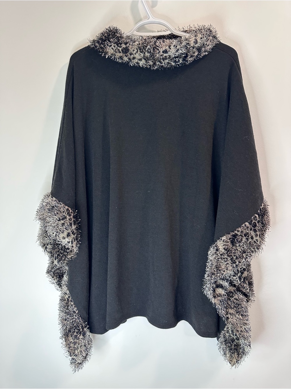 Y2K Fur Trim Black Women's Poncho with Faux Fur Trim
